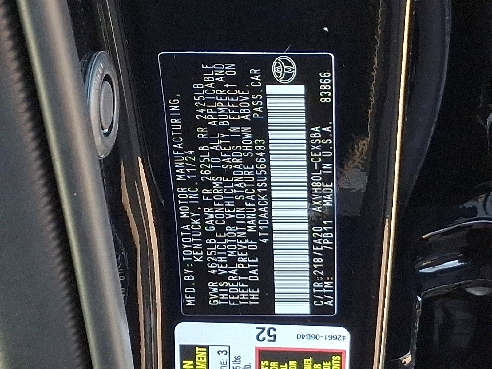 2025 Toyota Camry SE (SE)