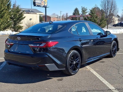 2025 Toyota Camry SE (SE)