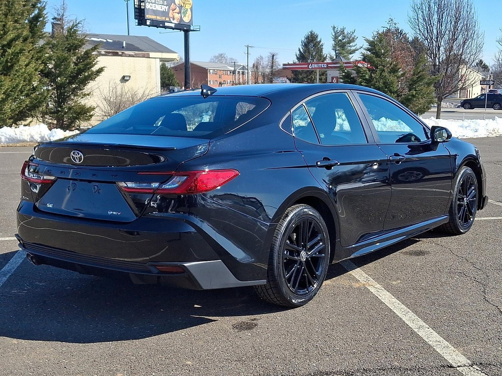 2025 Toyota Camry SE (SE)