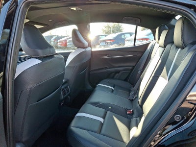 2025 Toyota Camry SE (SE)