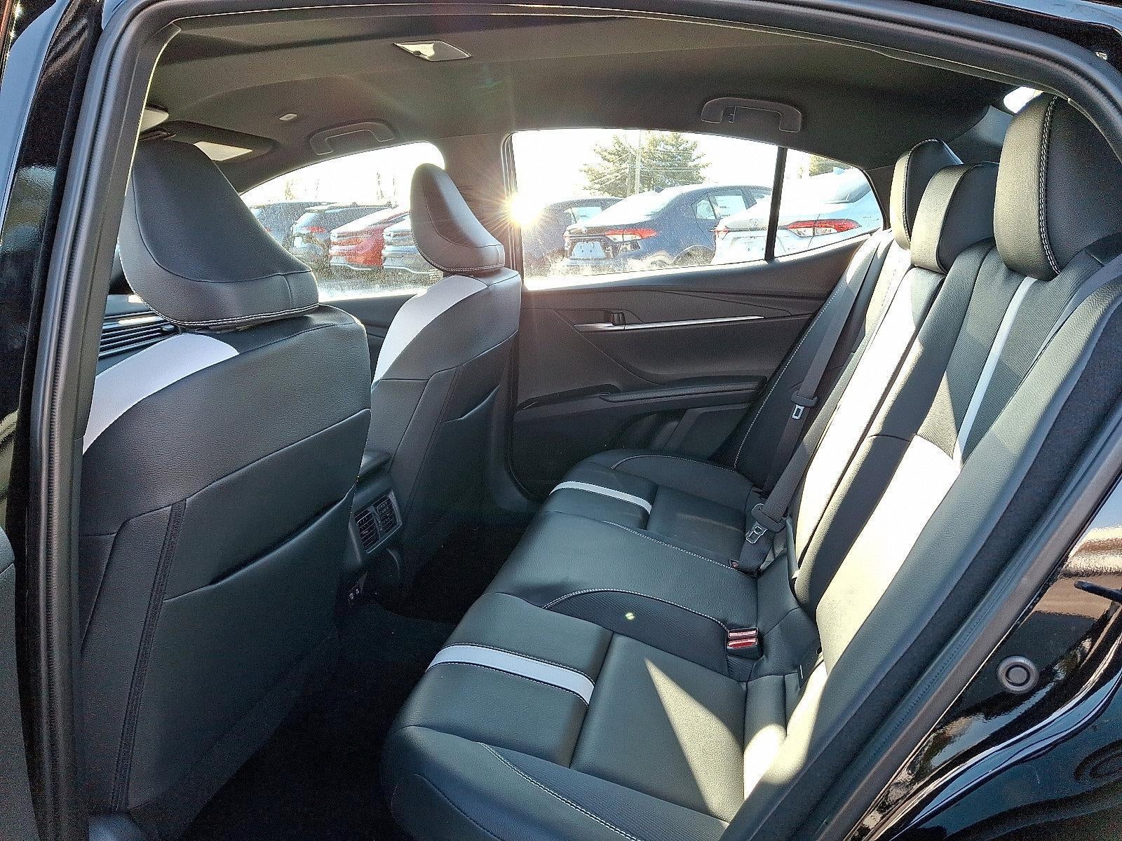 2025 Toyota Camry SE (SE)