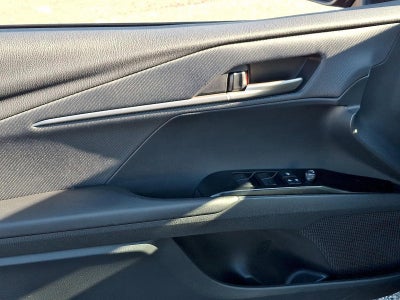 2025 Toyota Camry SE (SE)