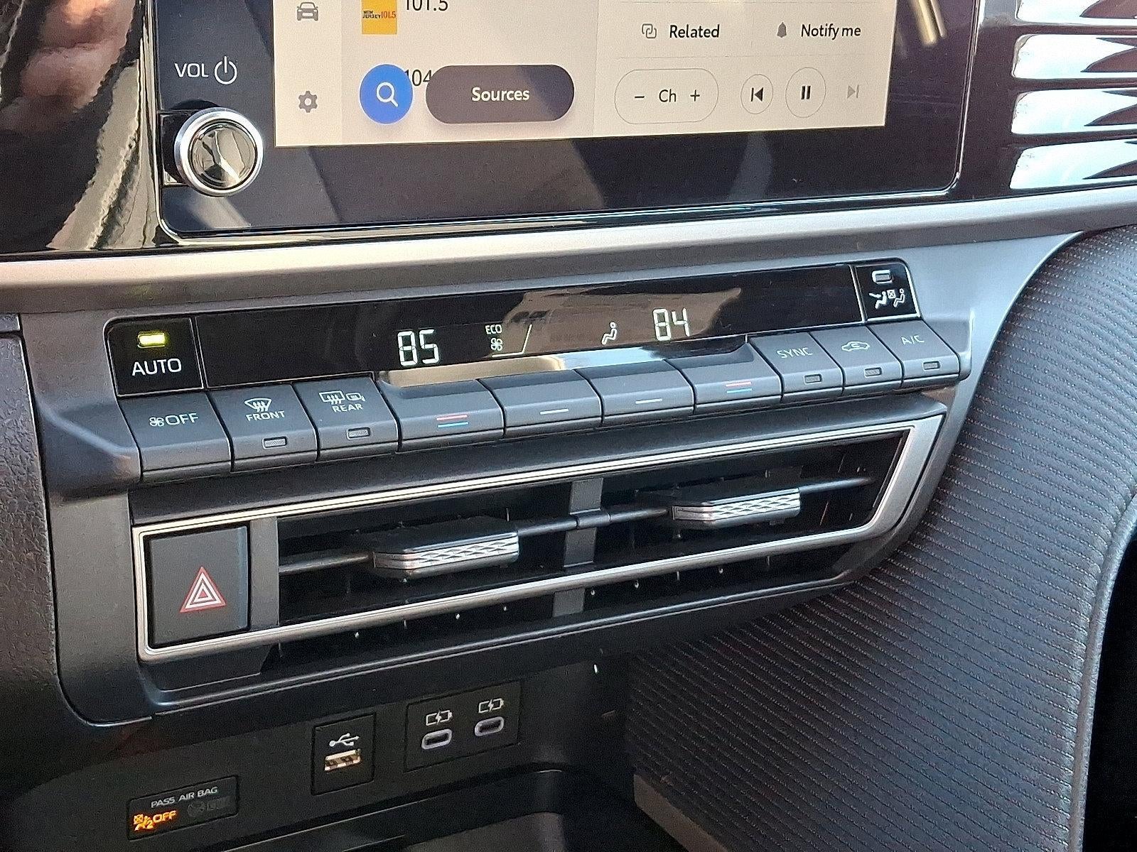 2025 Toyota Camry SE (SE)