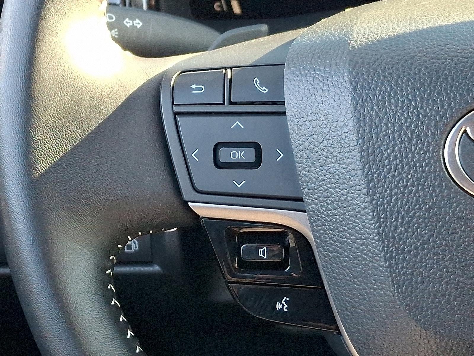 2025 Toyota Camry SE (SE)