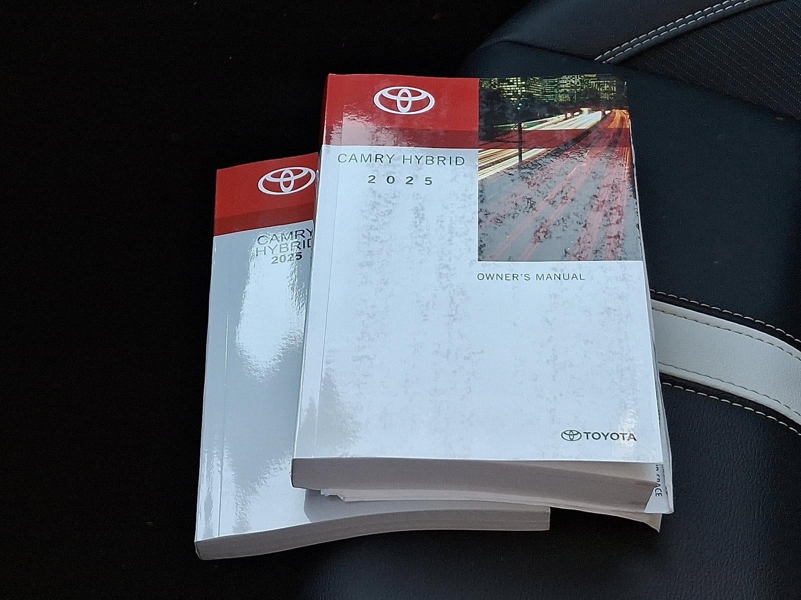 2025 Toyota Camry SE (SE)