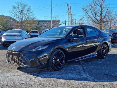 2025 Toyota Camry SE (SE)