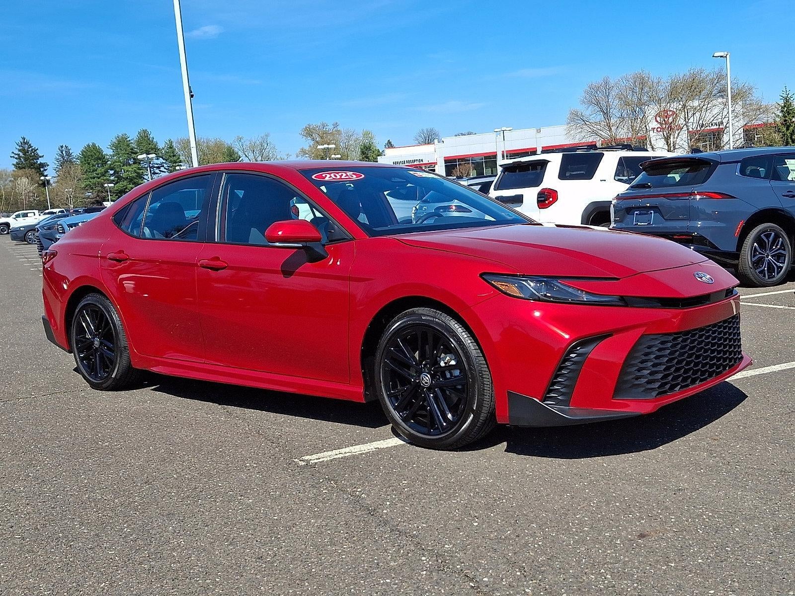 2025 Toyota Camry SE (SE)