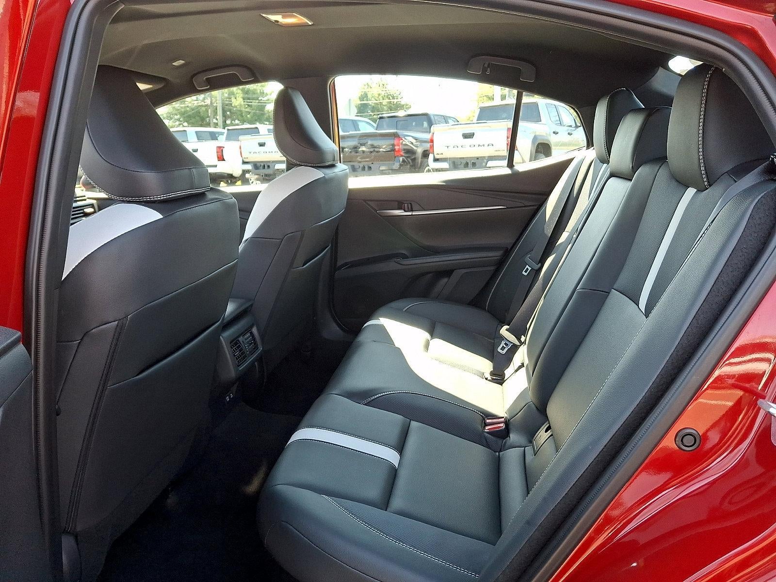 2025 Toyota Camry SE (SE)