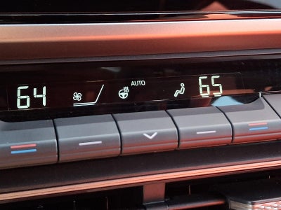 2025 Toyota Camry XSE (Natl)