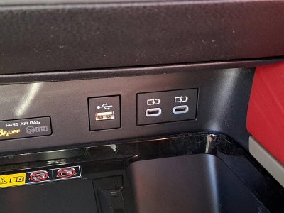 2025 Toyota Camry XSE (Natl)