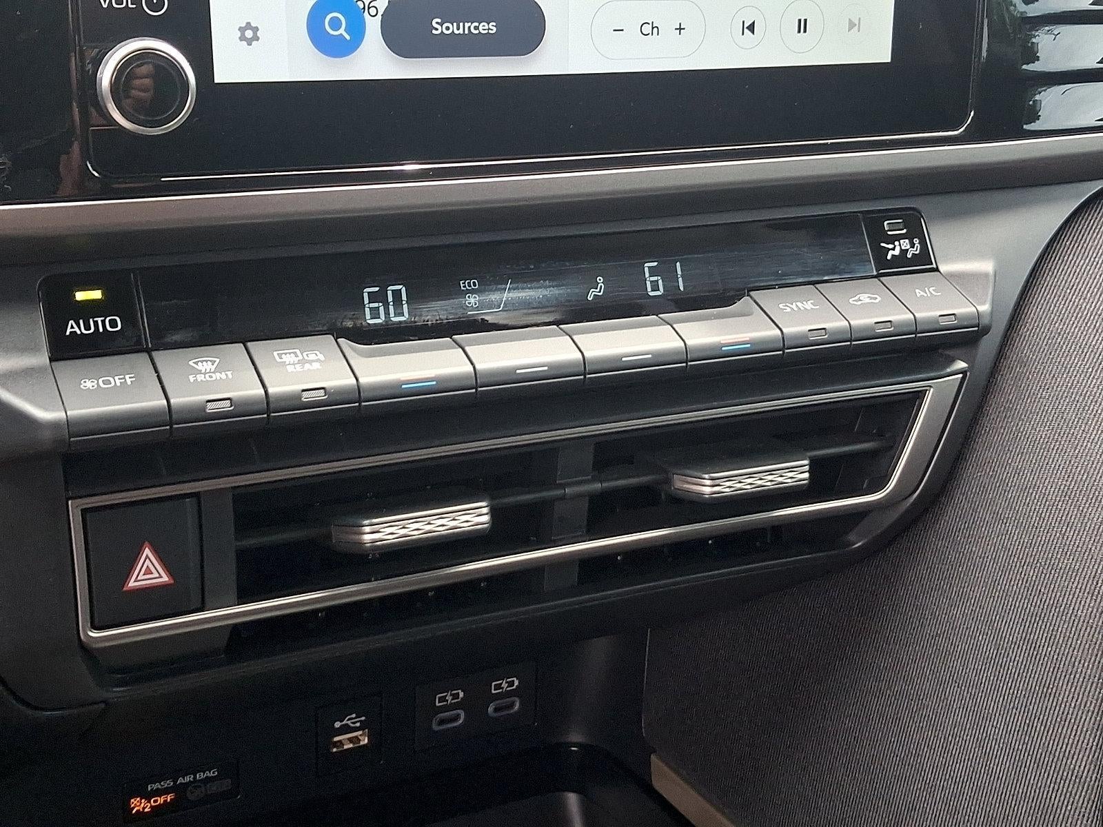 2025 Toyota Camry LE (Natl)