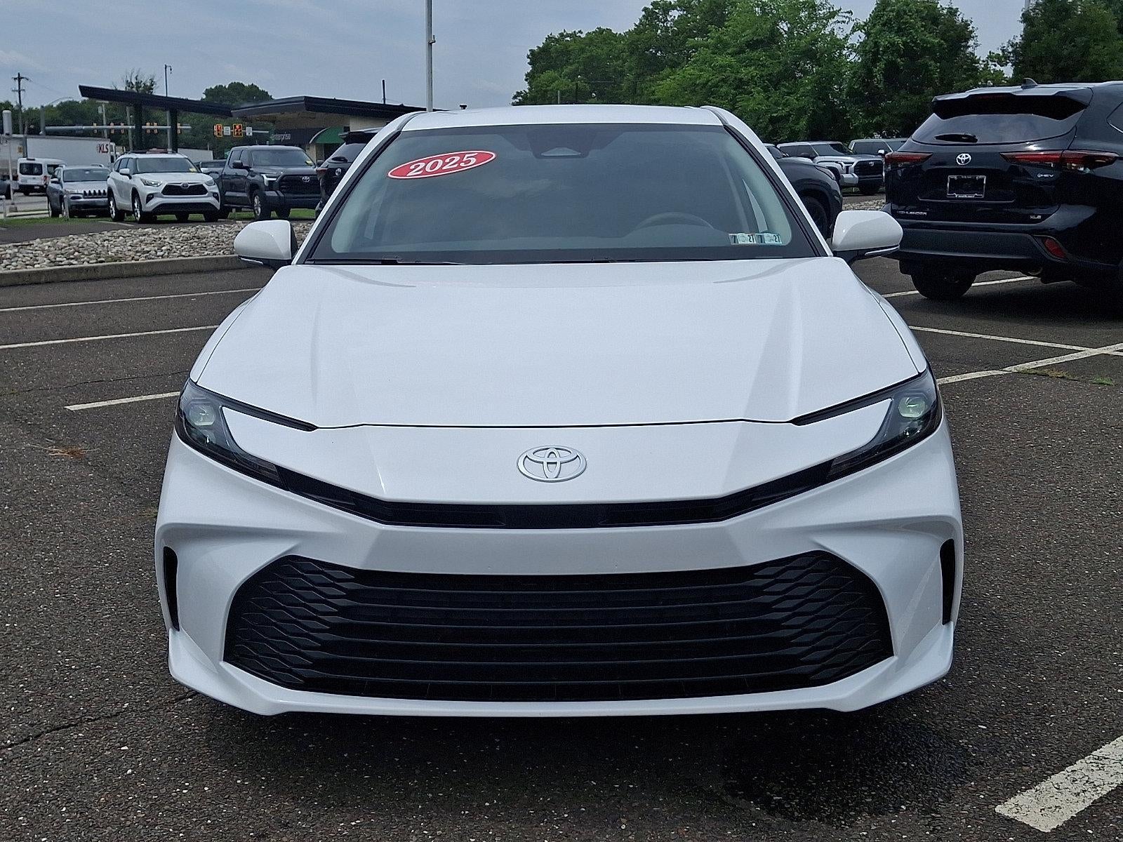 2025 Toyota Camry LE (Natl)