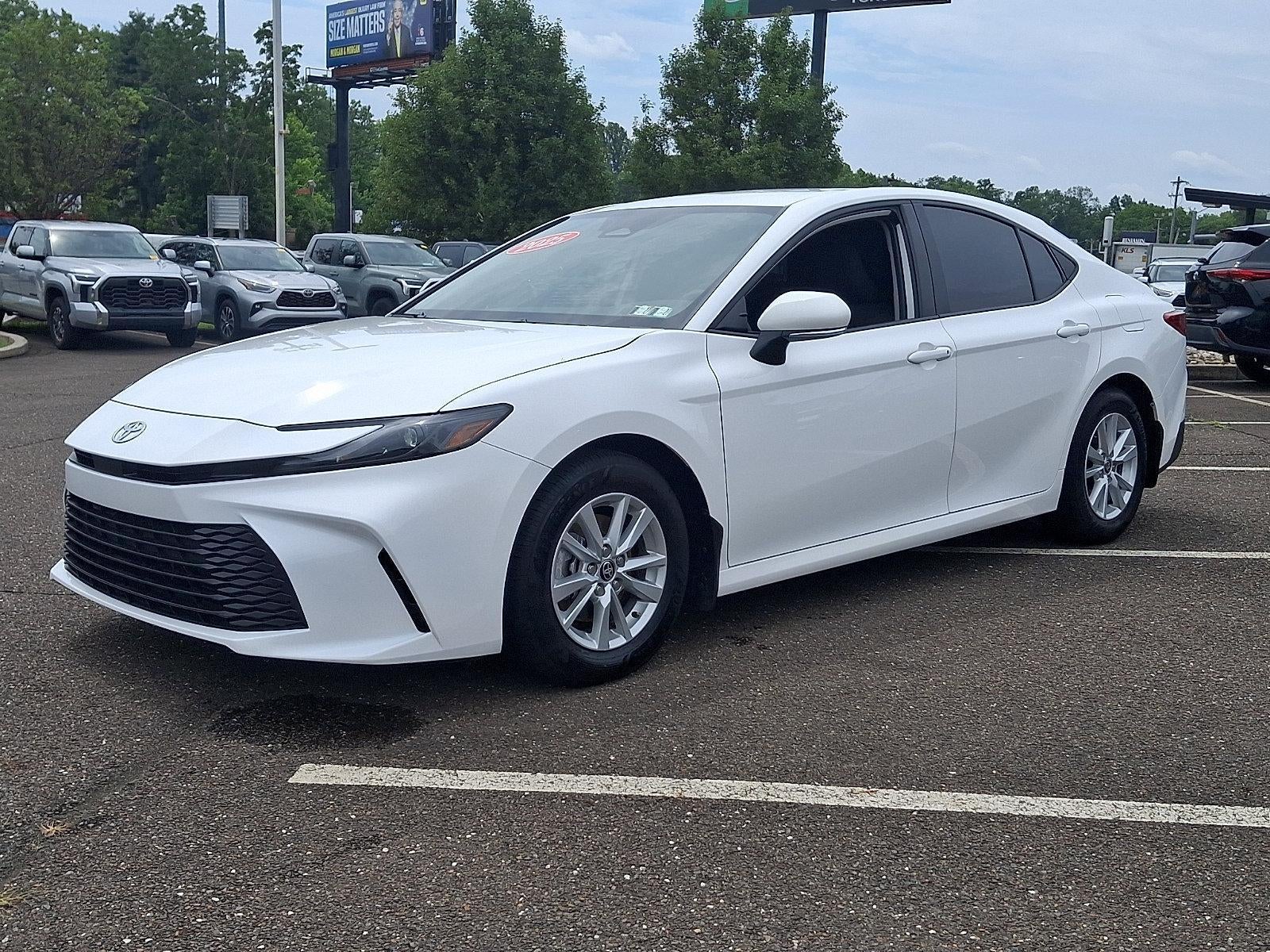 2025 Toyota Camry LE (Natl)