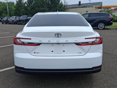 2025 Toyota Camry LE (Natl)
