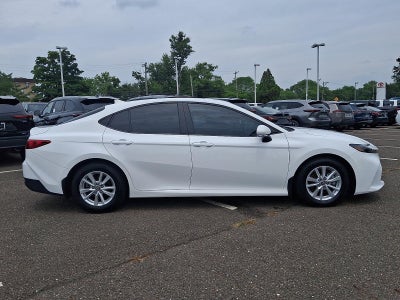 2025 Toyota Camry LE (Natl)