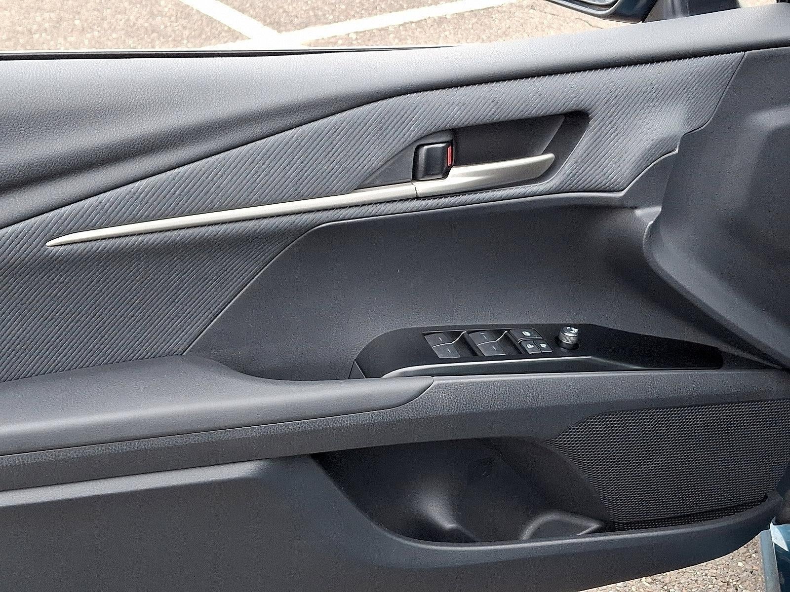 2025 Toyota Camry SE (SE)