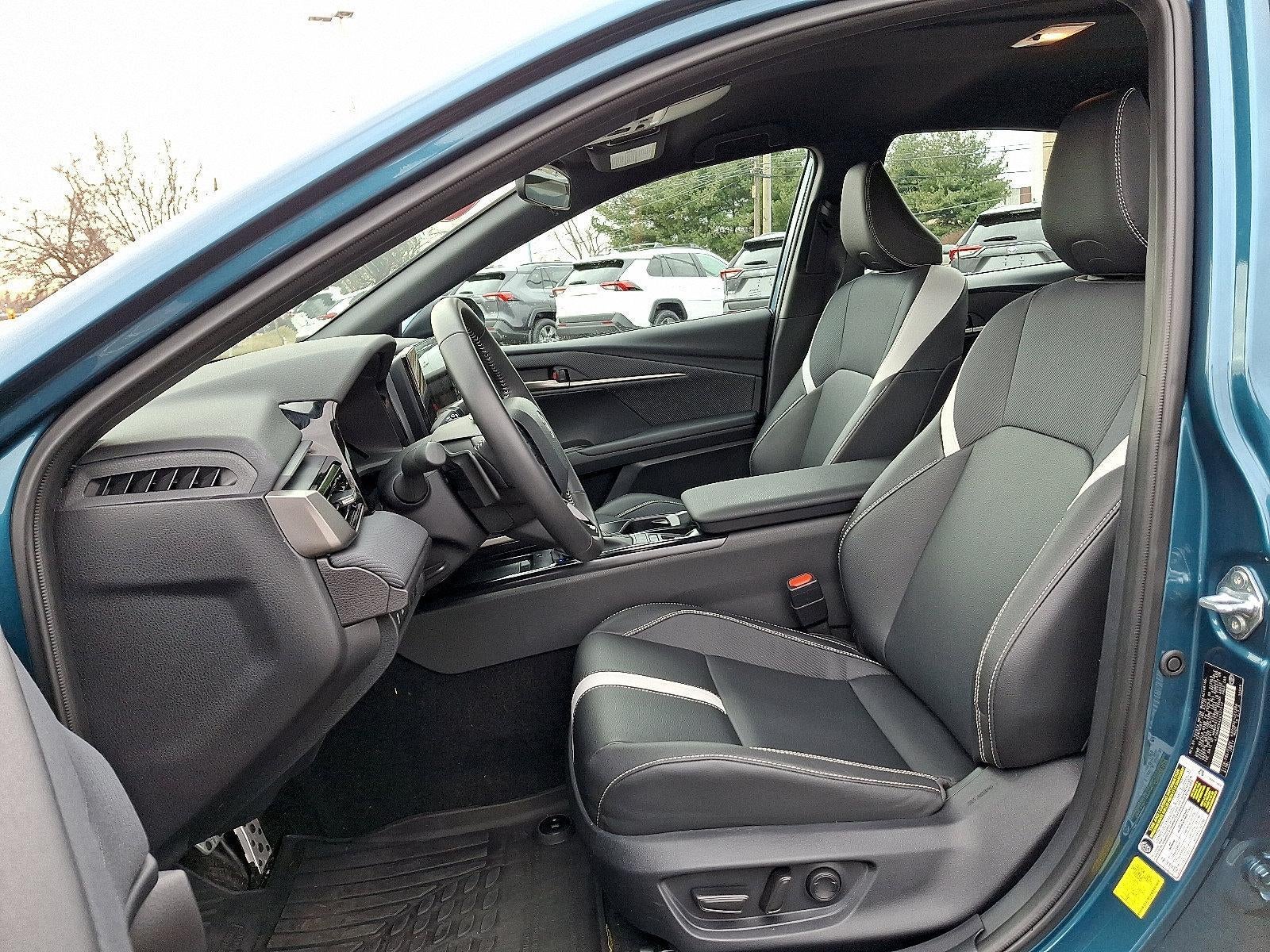 2025 Toyota Camry SE (SE)