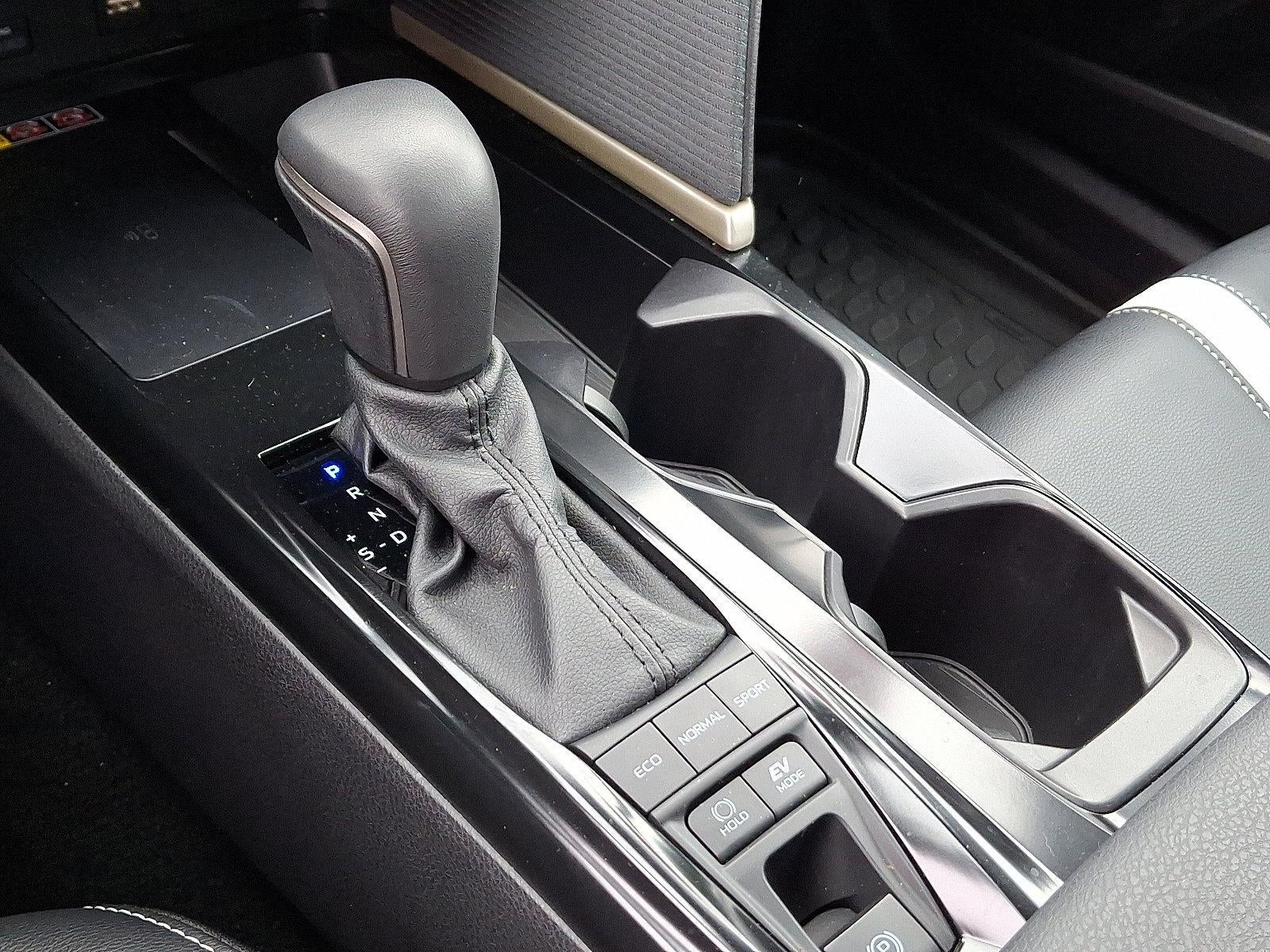 2025 Toyota Camry SE (SE)