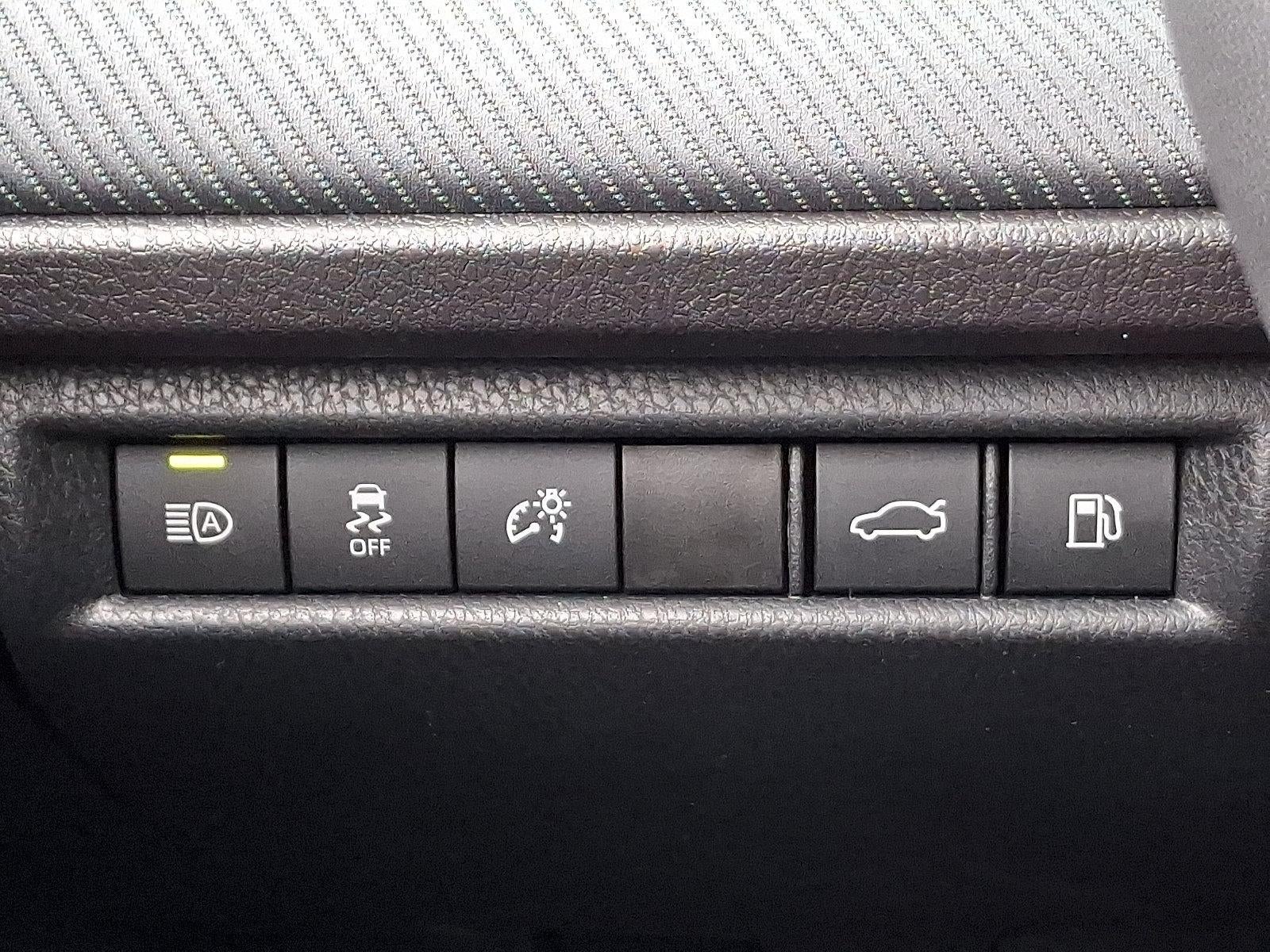 2025 Toyota Camry SE (SE)