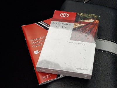 2025 Toyota Camry SE (SE)