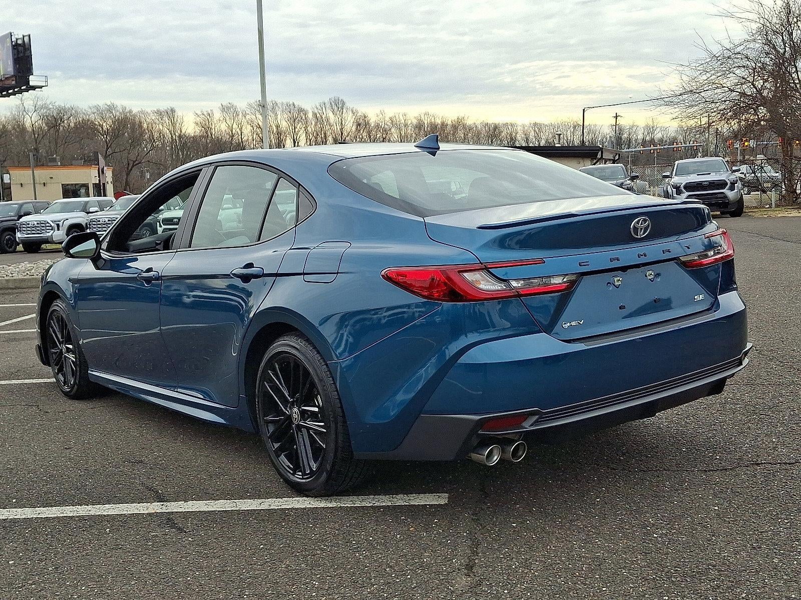2025 Toyota Camry SE (SE)