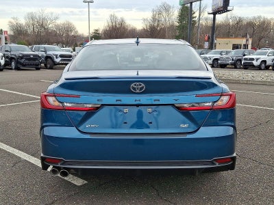 2025 Toyota Camry SE (SE)