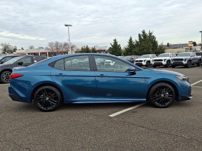 2025 Toyota Camry SE (SE)