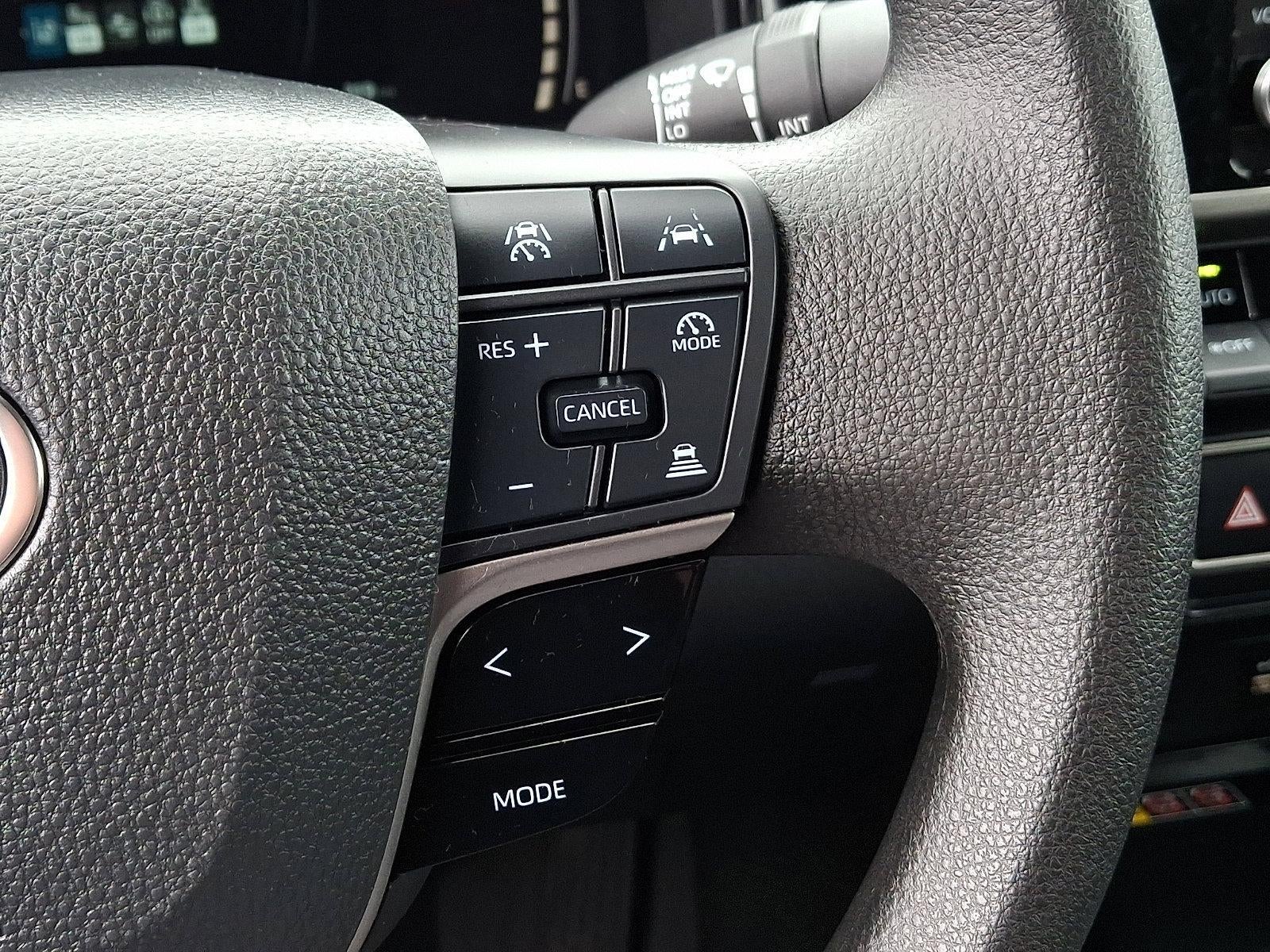2025 Toyota Camry LE (SE)