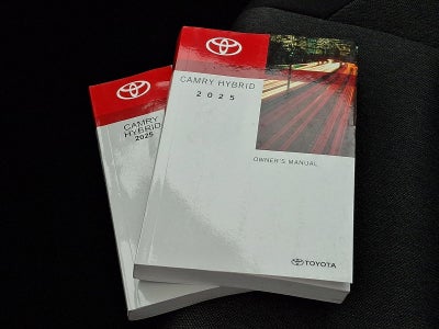 2025 Toyota Camry LE (SE)