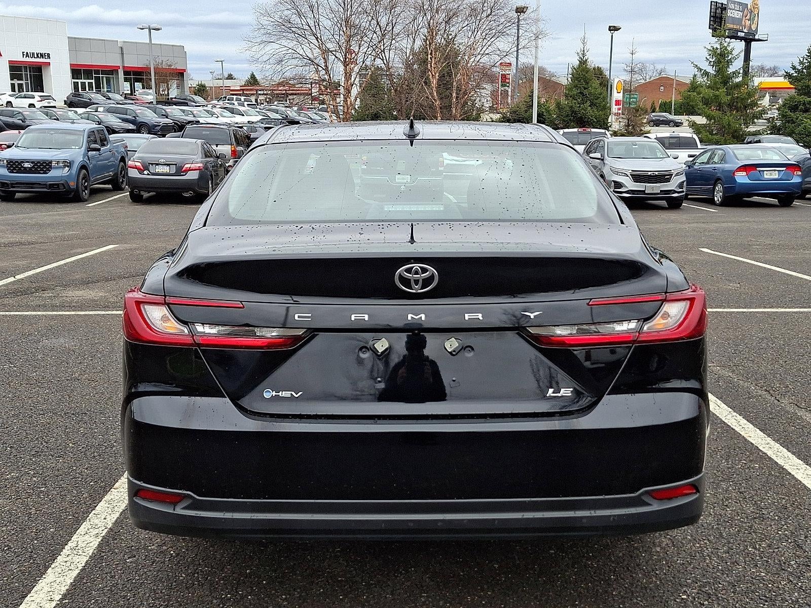 2025 Toyota Camry LE (SE)