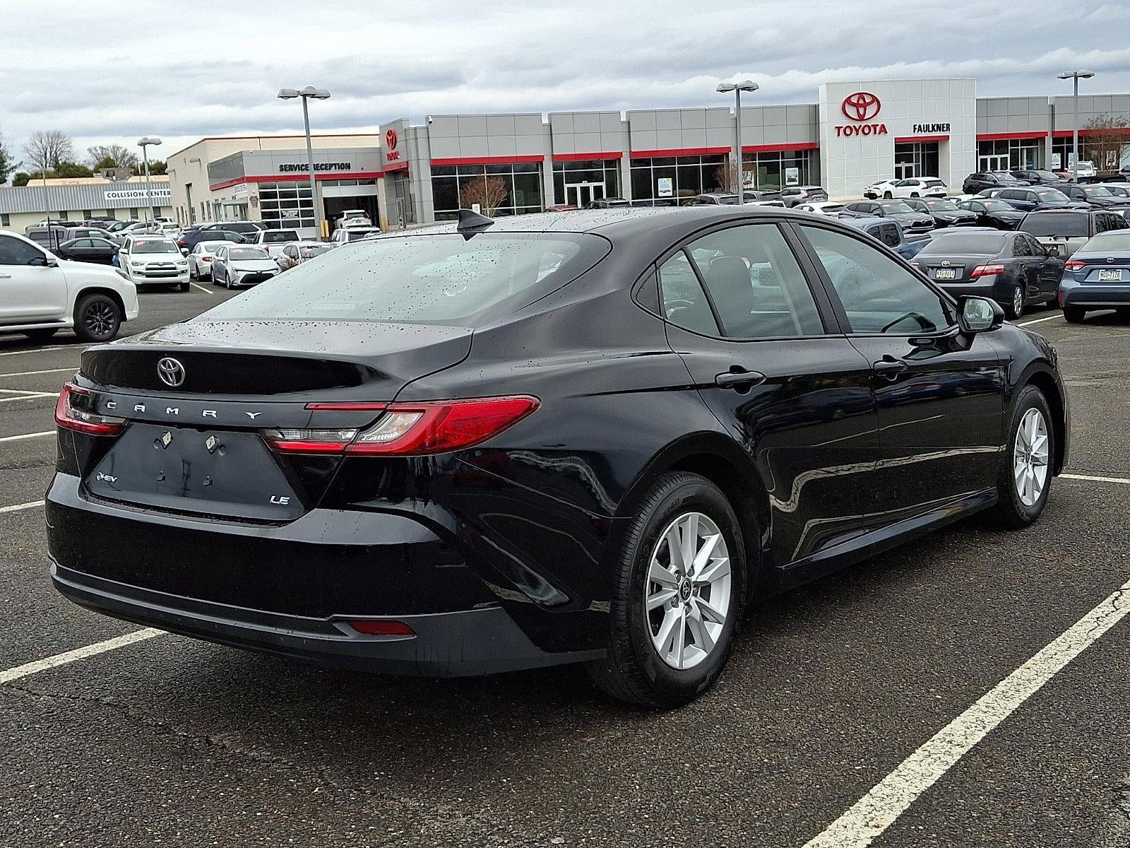 2025 Toyota Camry LE (SE)