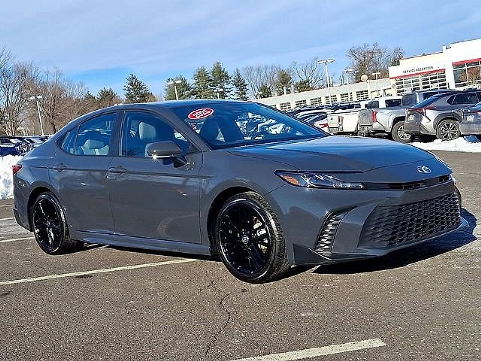 2025 Toyota Camry SE (SE)