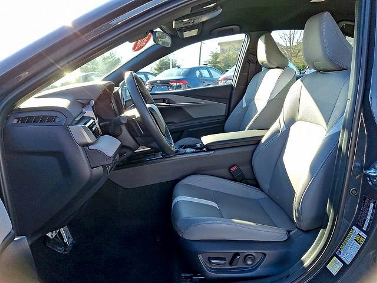 2025 Toyota Camry SE (SE)