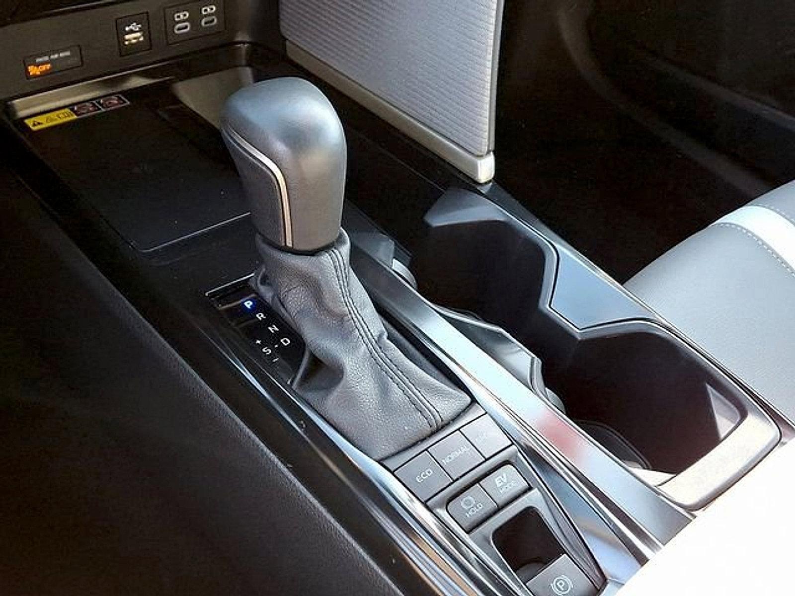 2025 Toyota Camry SE (SE)