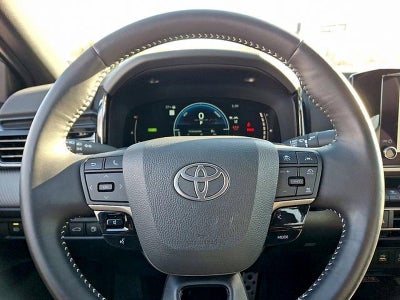 2025 Toyota Camry SE (SE)