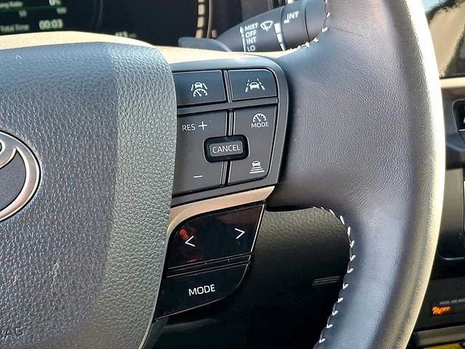 2025 Toyota Camry SE (SE)