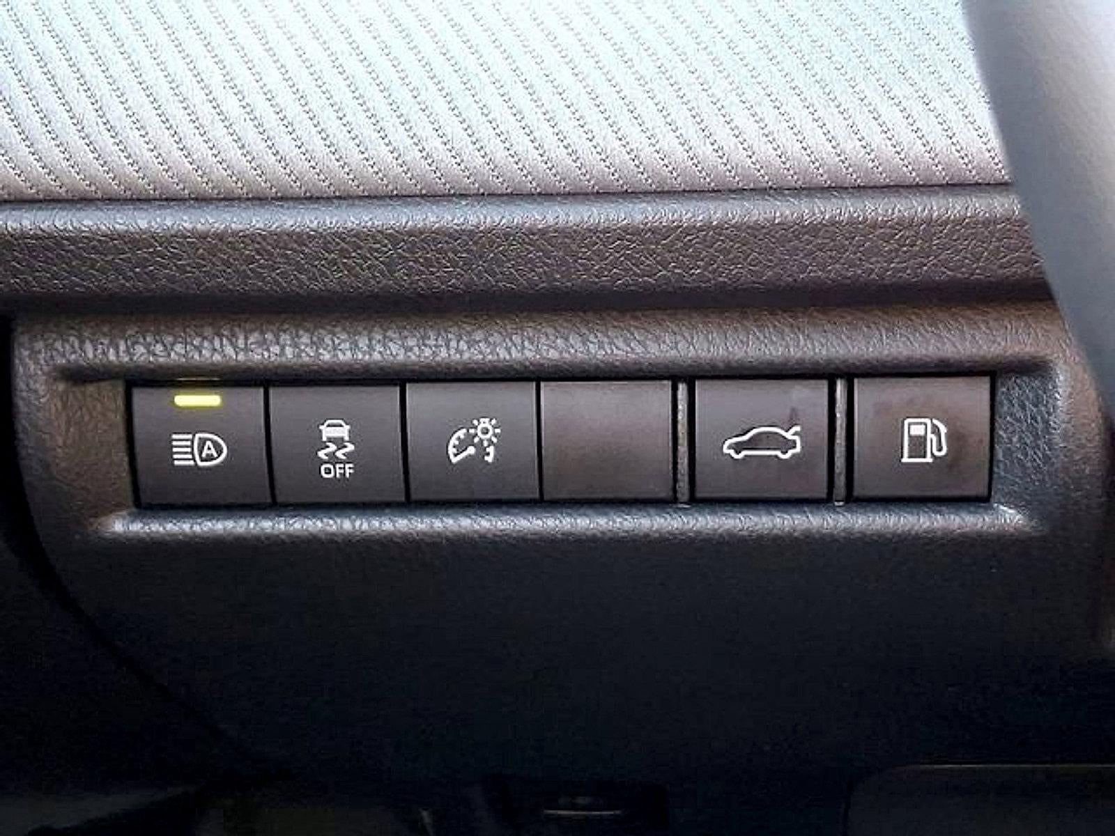 2025 Toyota Camry SE (SE)