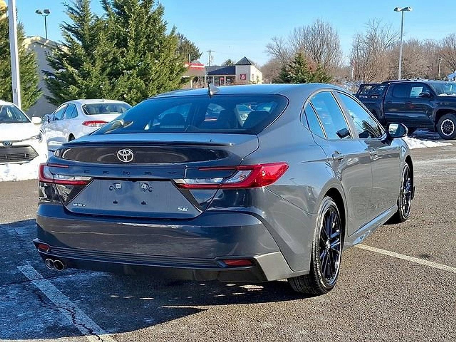 2025 Toyota Camry SE (SE)