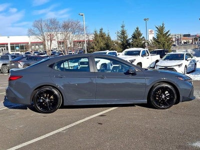 2025 Toyota Camry SE (SE)