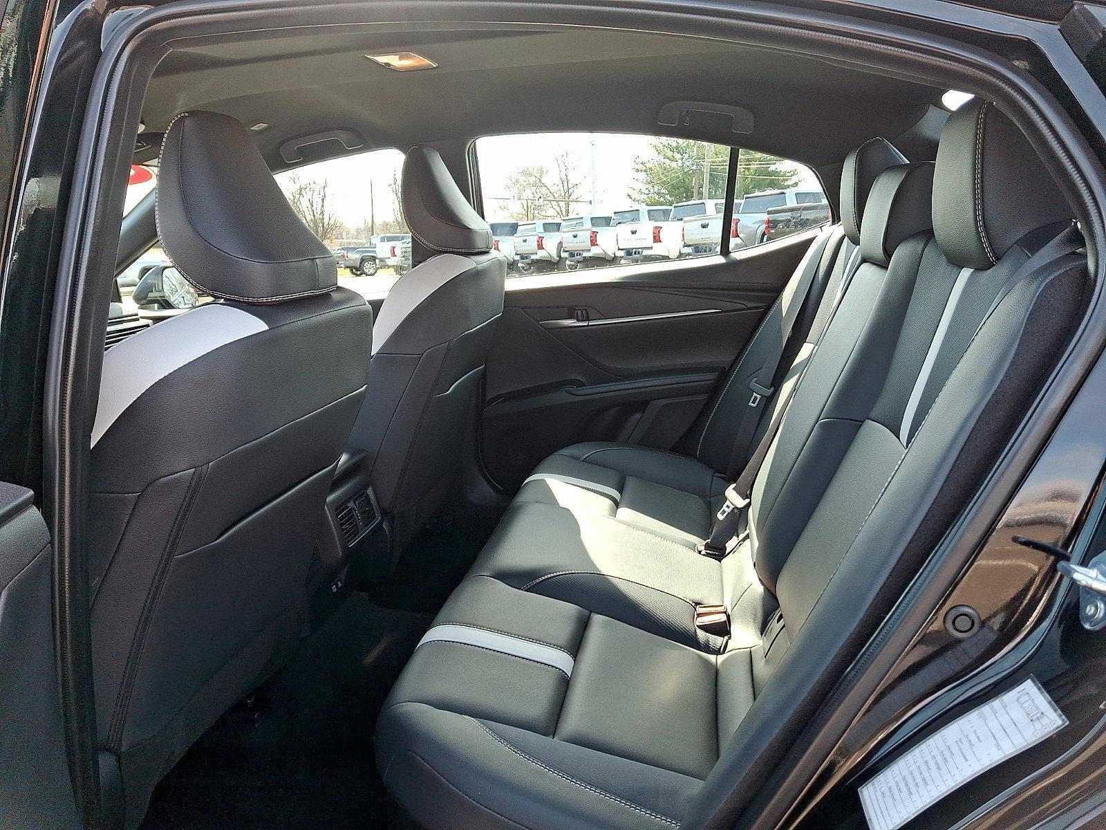 2025 Toyota Camry SE (SE)