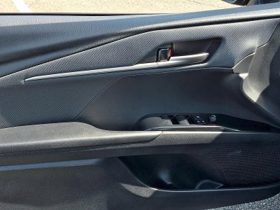 2025 Toyota Camry SE (SE)