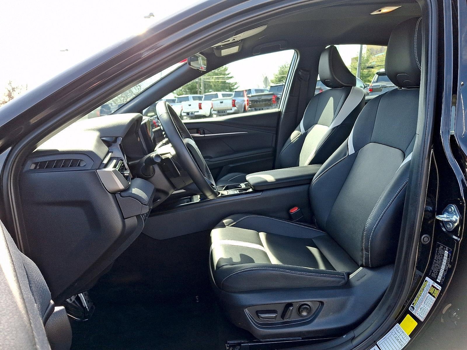 2025 Toyota Camry SE (SE)