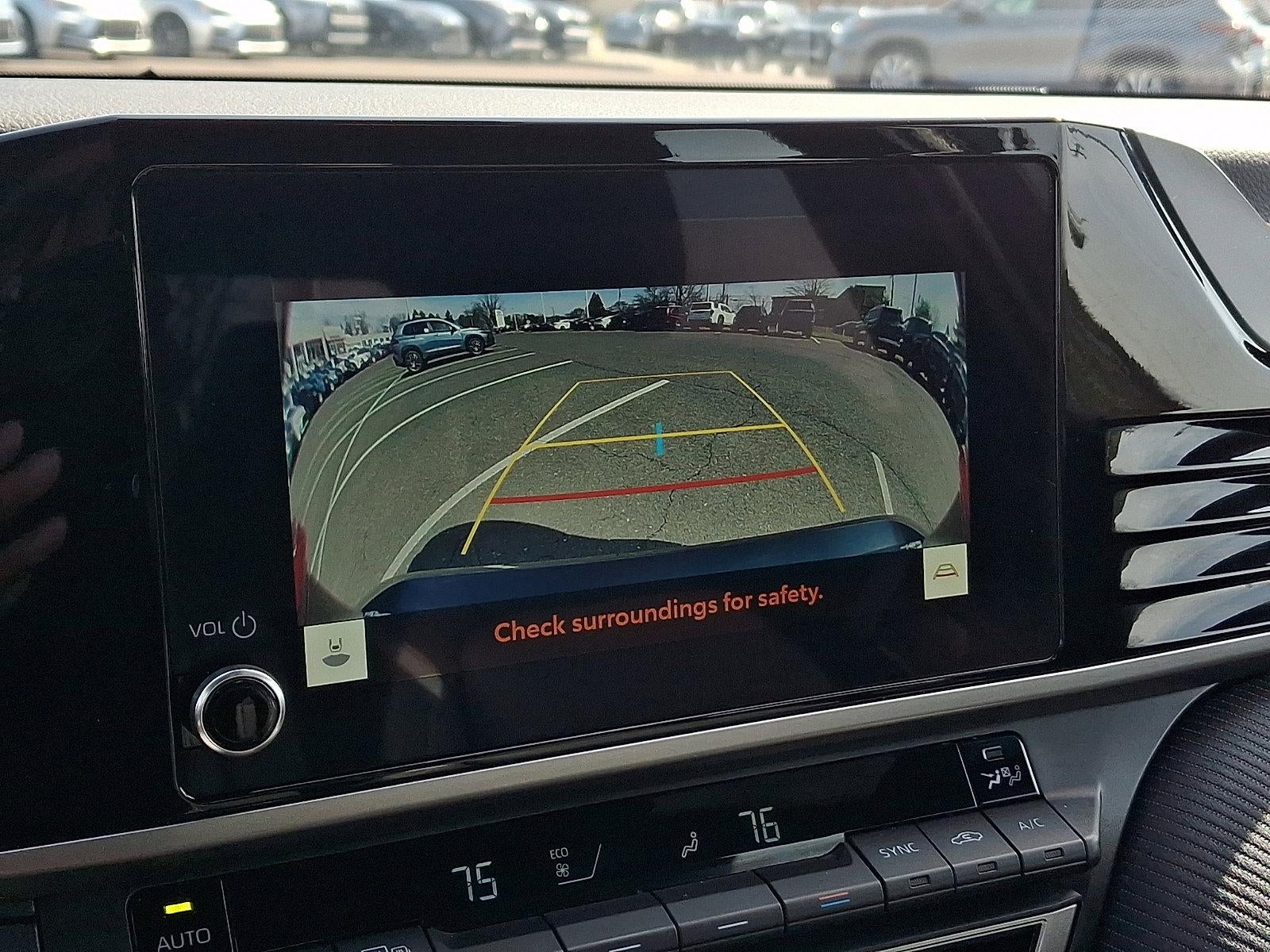 2025 Toyota Camry SE (SE)