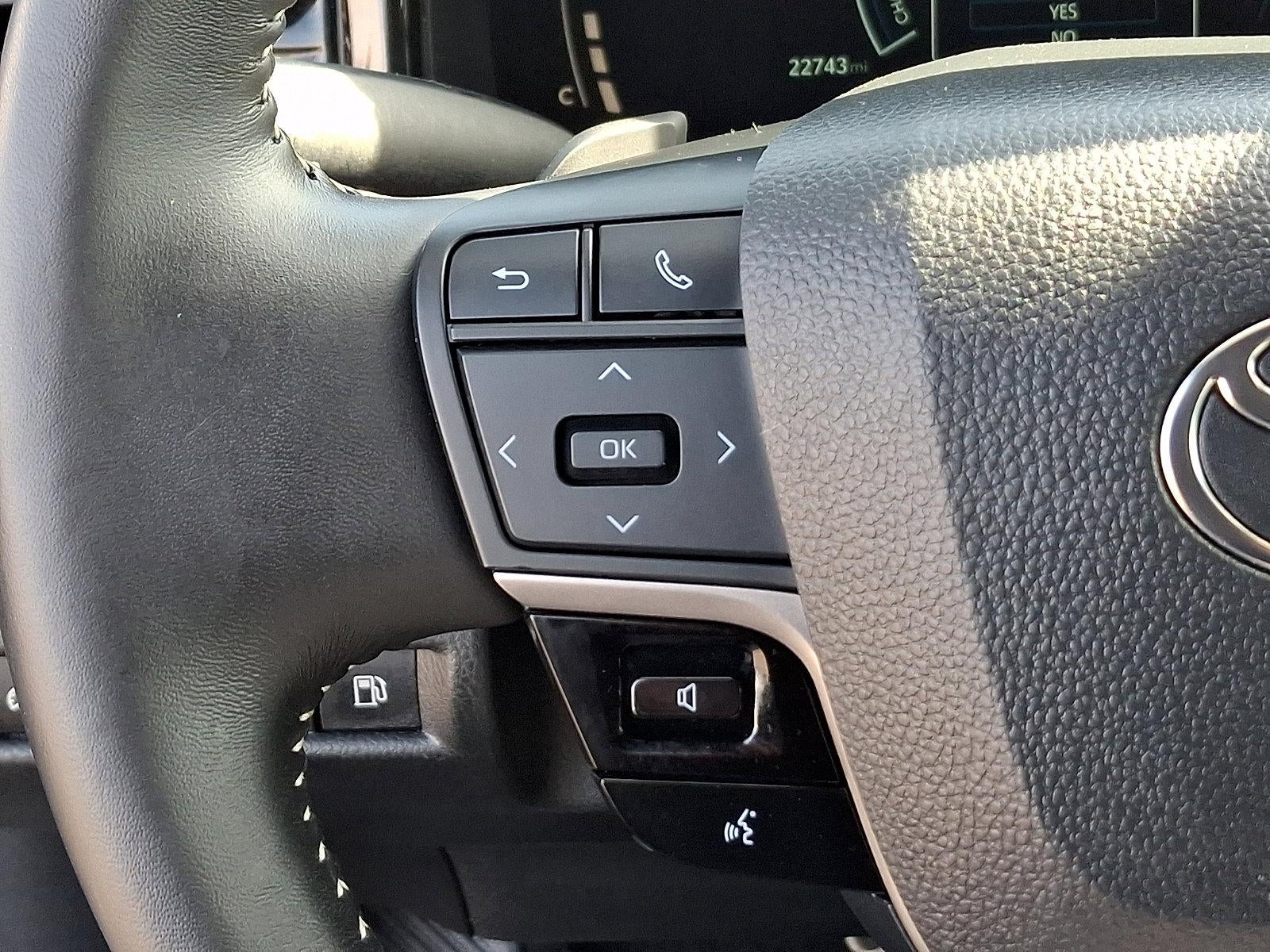 2025 Toyota Camry SE (SE)