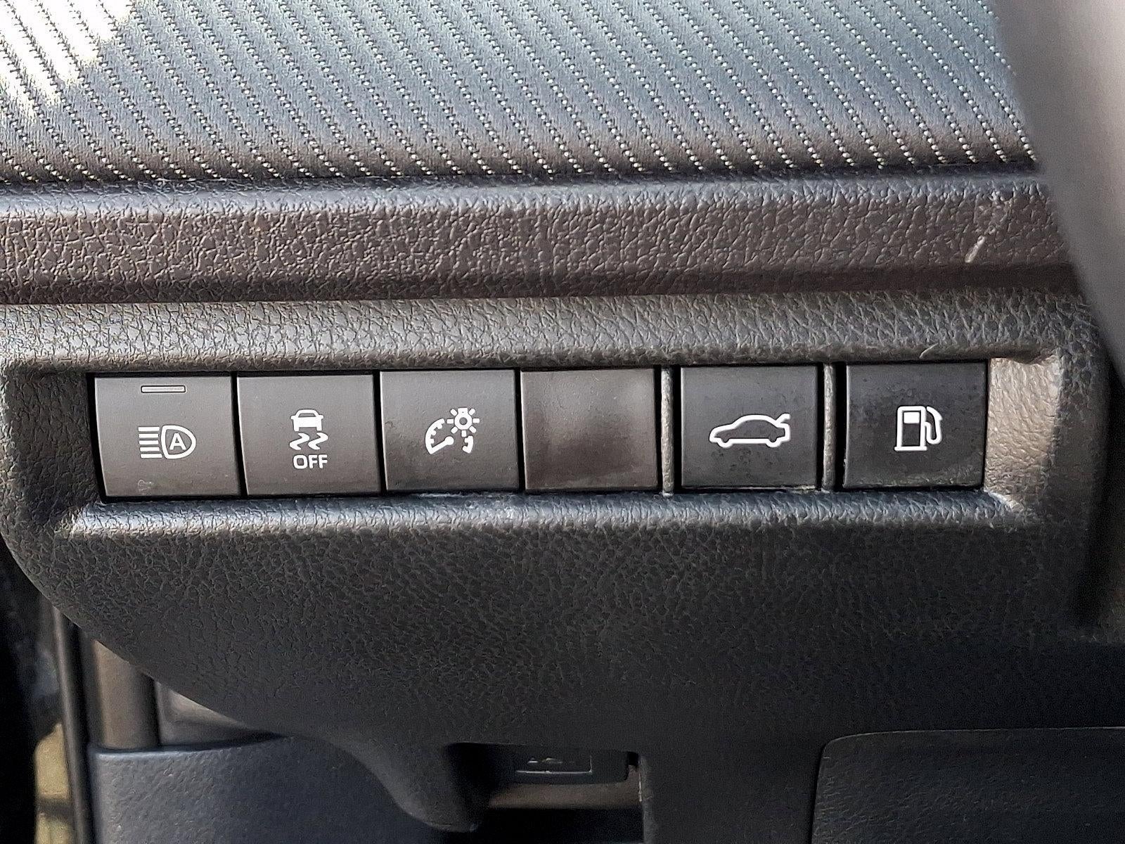 2025 Toyota Camry SE (SE)