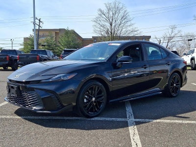 2025 Toyota Camry SE (SE)