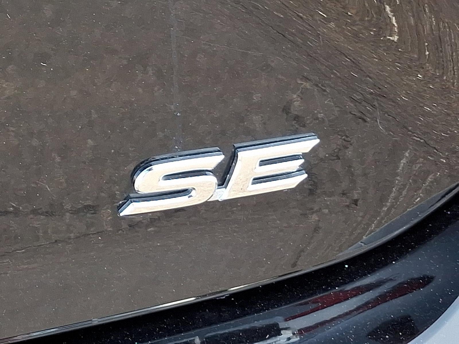 2025 Toyota Camry SE (SE)