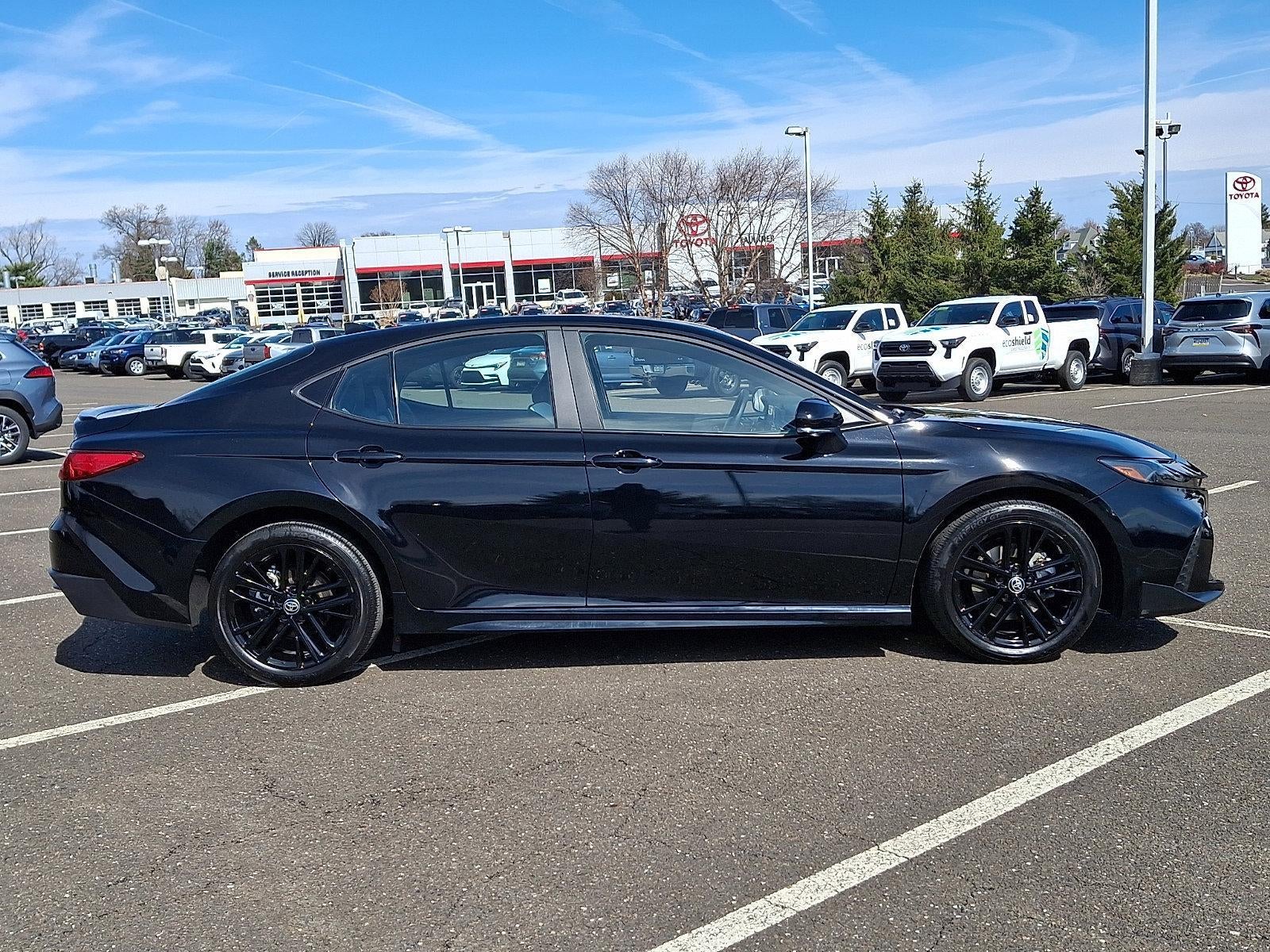 2025 Toyota Camry SE (SE)