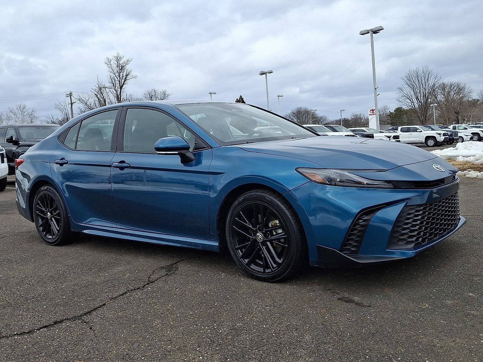 2025 Toyota Camry SE (SE)