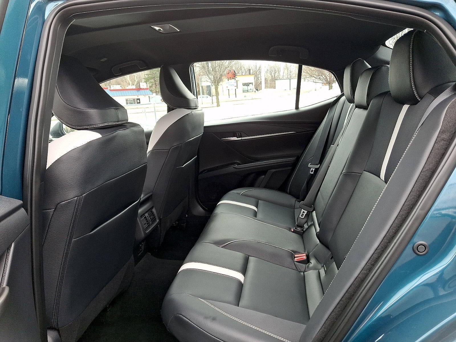 2025 Toyota Camry SE (SE)